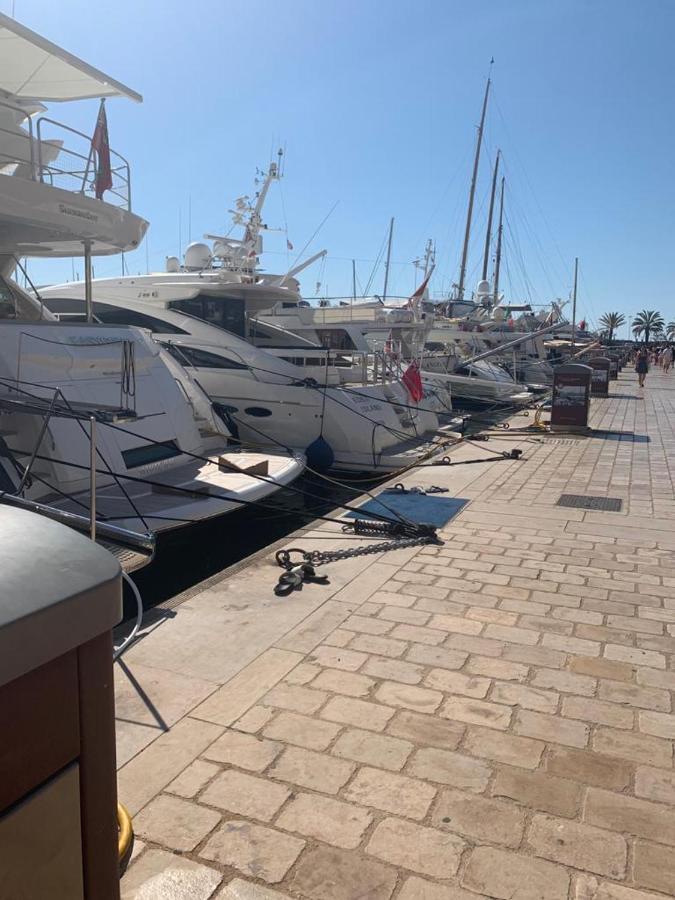 Cannes Old Port, Seafront & Seaview, Yacht Show Port ภายนอก รูปภาพ
