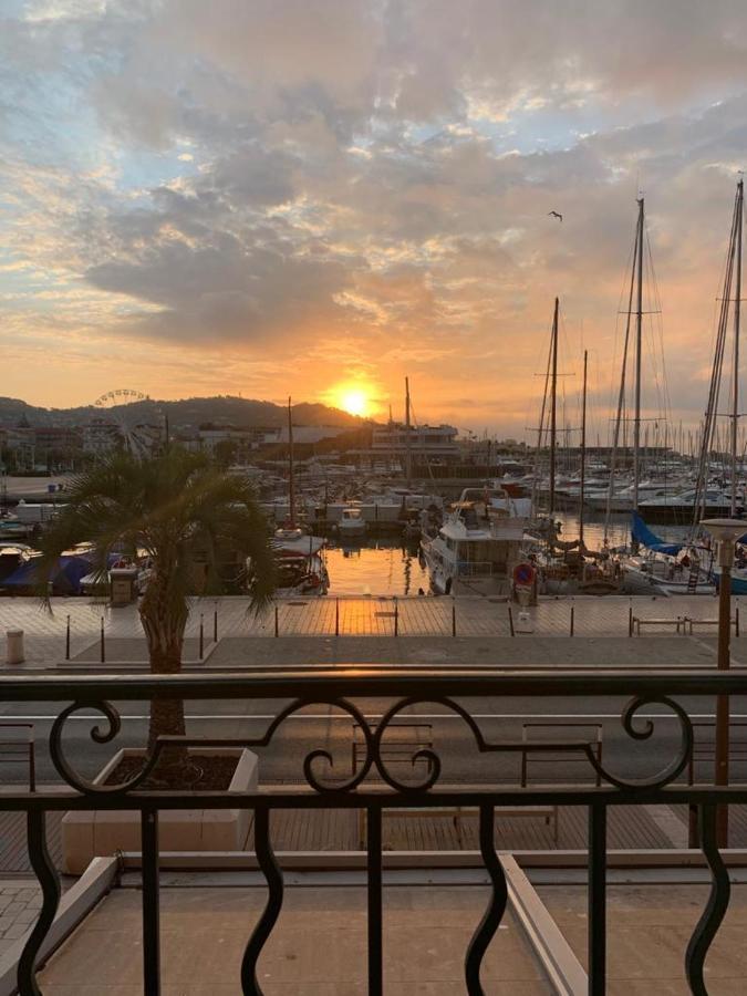 Cannes Old Port, Seafront & Seaview, Yacht Show Port ภายนอก รูปภาพ